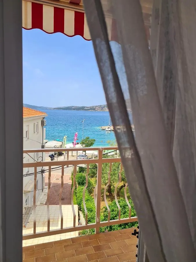 Cornelia Apartments By The Sea Okrug Gornji, Ciovo Trogir 0*,