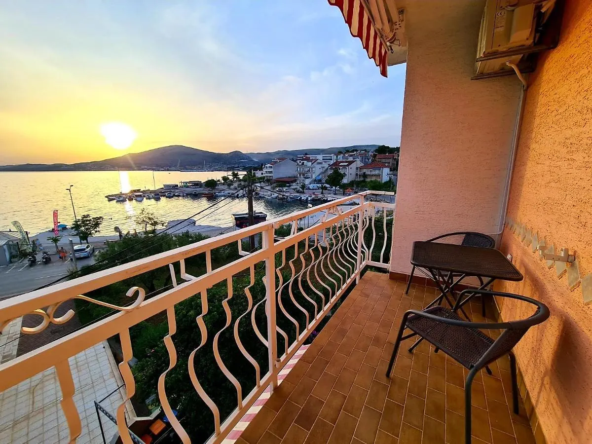 Cornelia Apartments By The Sea Okrug Gornji, Ciovo Trogir 0*,  Croatia