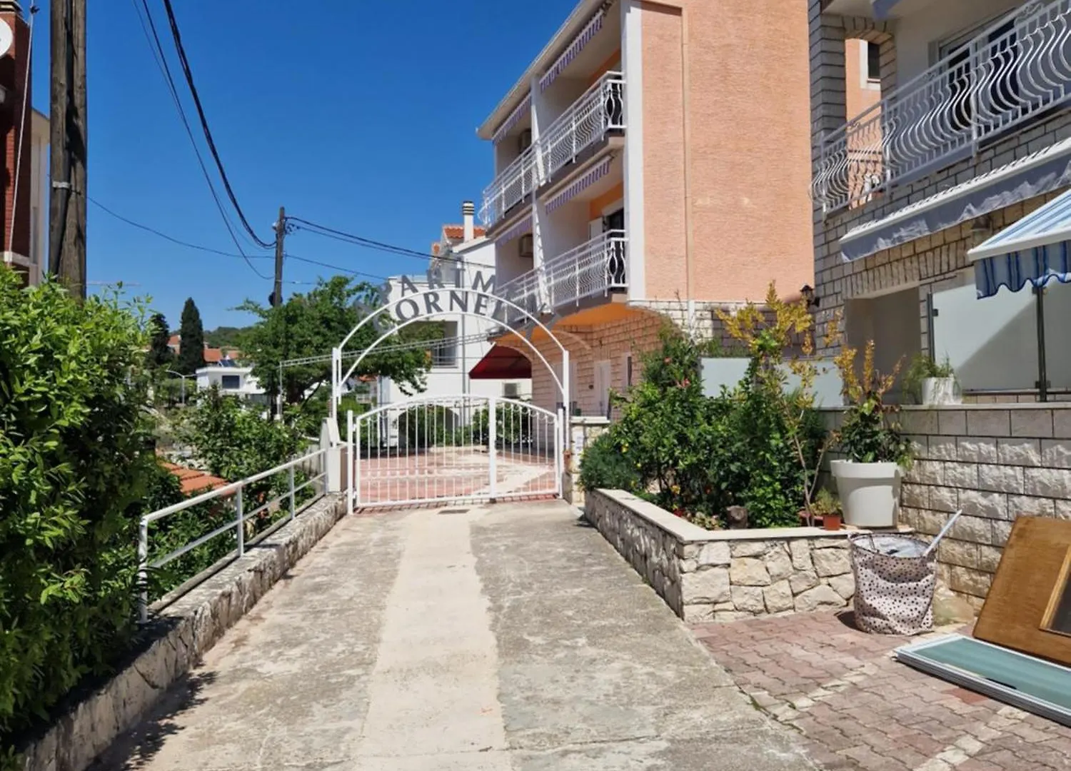 Cornelia Apartments By The Sea Okrug Gornji, Ciovo Trogir