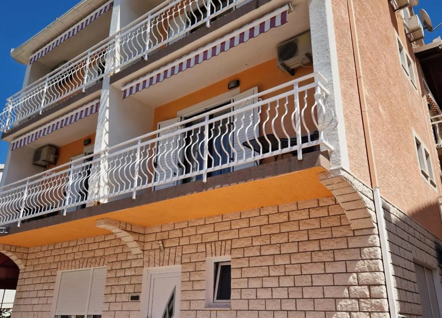 Cornelia Apartments By The Sea Okrug Gornji, Ciovo Trogir 0*,  Croatia