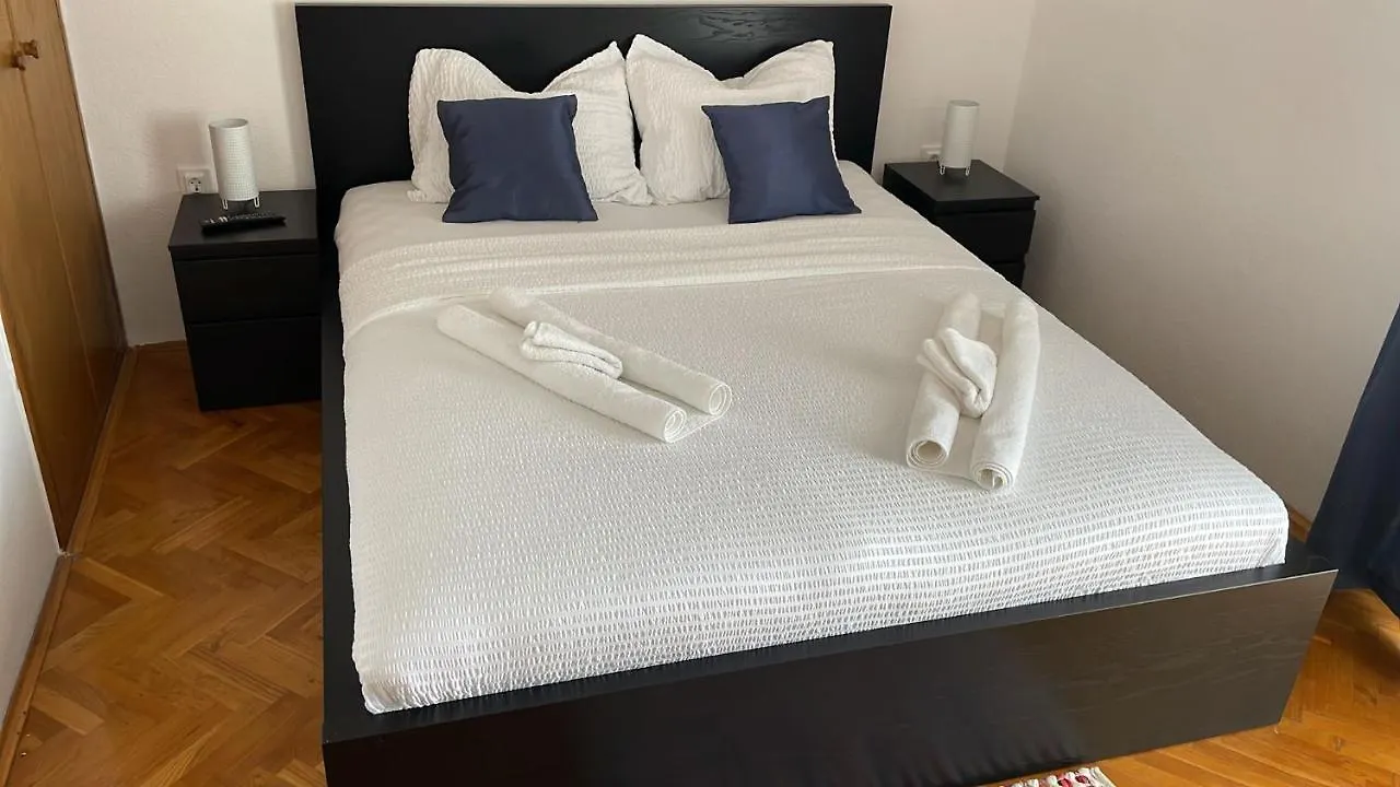 Cornelia Apartments By The Sea Okrug Gornji, Ciovo Trogir